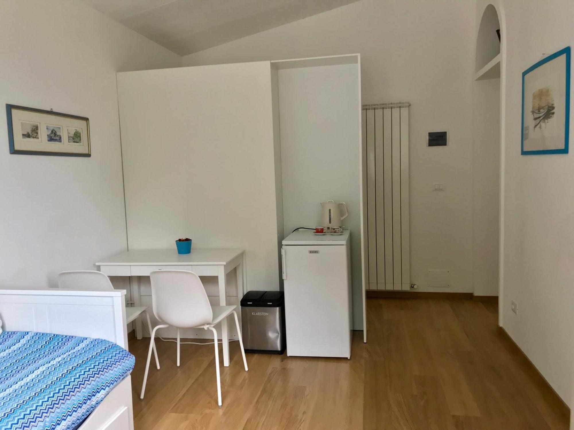 לינה וארוחת בוקר ראפאלו La Riviera Bed & Breakfast חדר תמונה